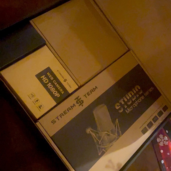 Streaming camera, microphone & ring light - Picture 2 of 8